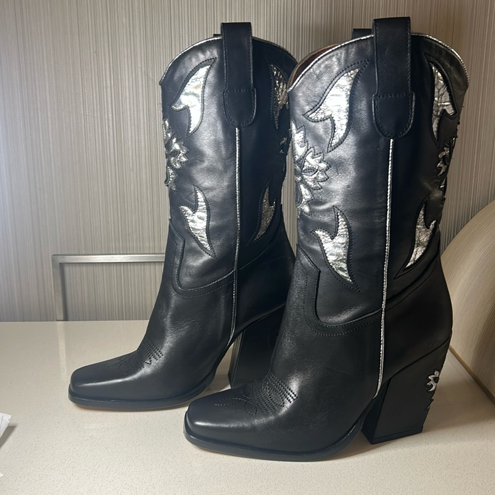 *Free People Sparks Fly Cowboy Boots  (TS9)